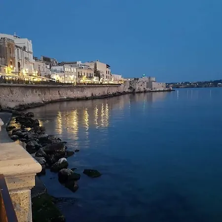 Ortigia Porta Del Mare Apartment *